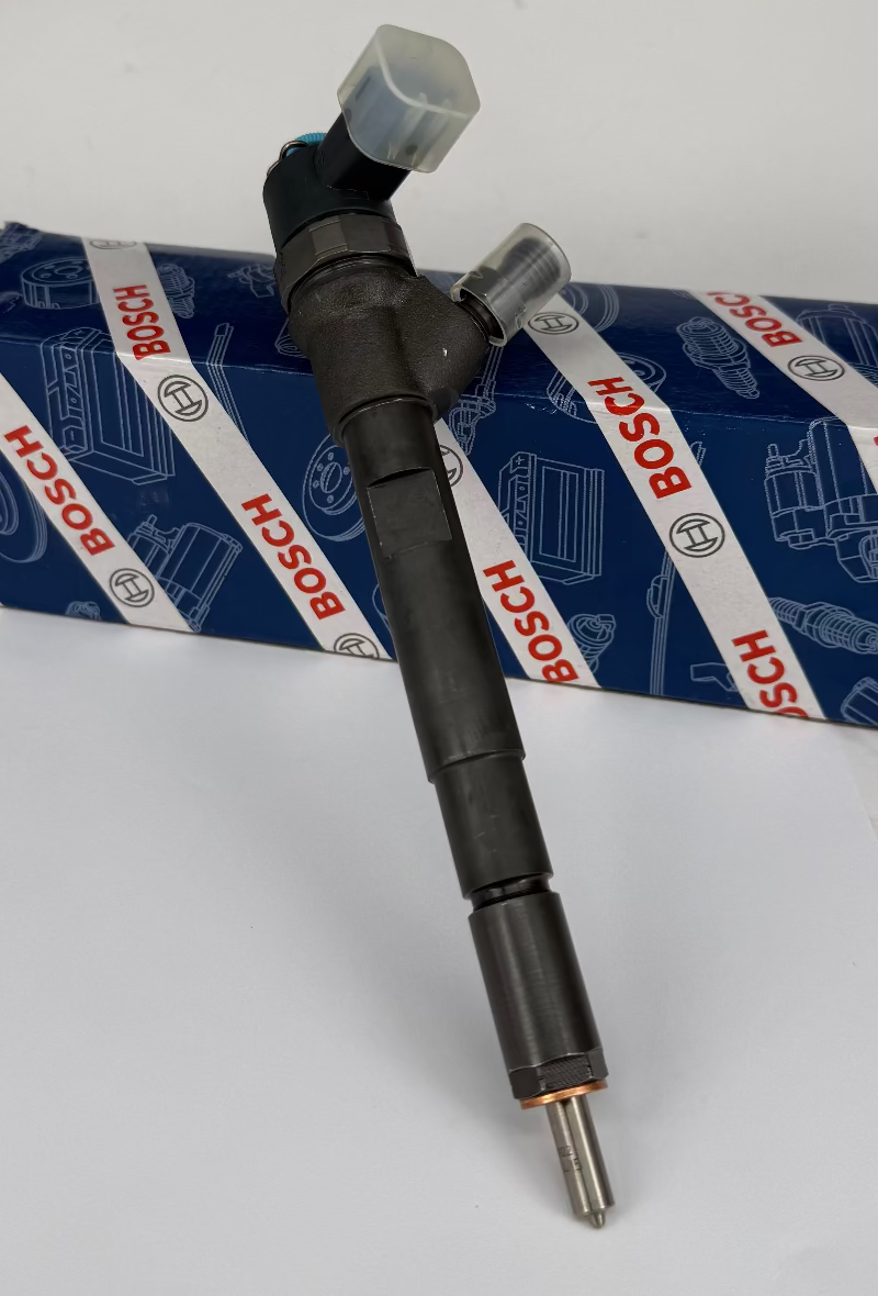 Injektor 0445110543, 35062013F BOSCH NOVI. Naroči +386 51 328 088/ info@rcdiesel.si